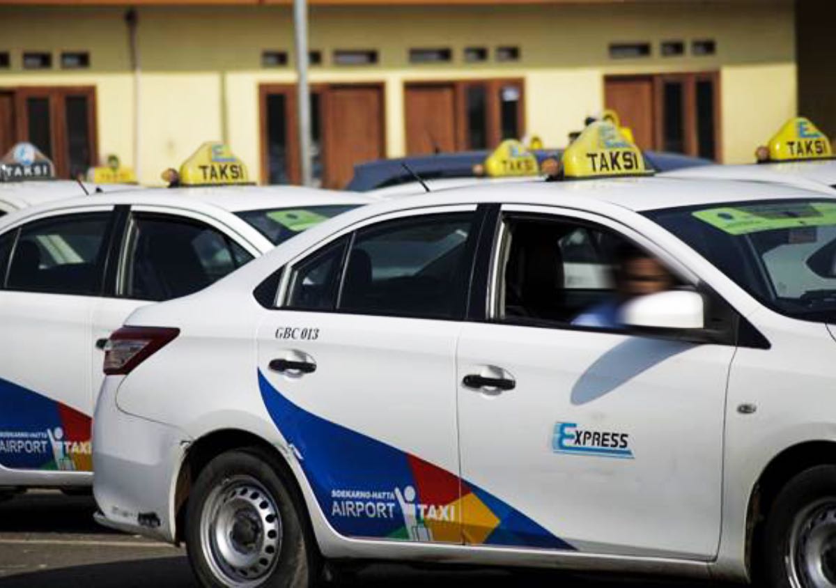 Sewa Iklan Branding Taksi Express