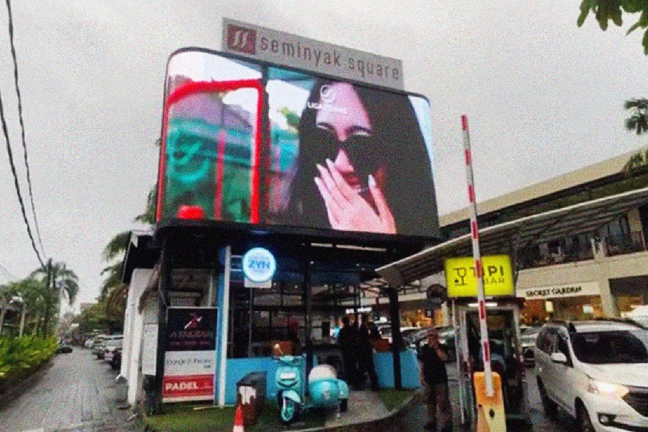 LED Seminyak Square, Bali
